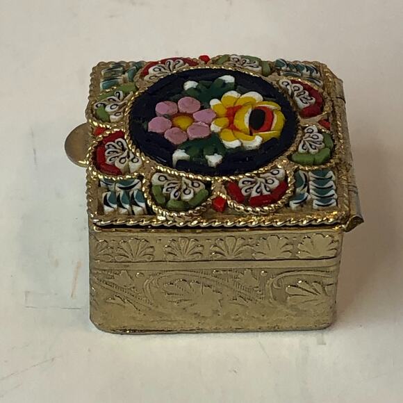 Small VTG Italian Gold Tone Floral Micro Mosaic Pill / Trinket Box Italy Antique - Picture 5 of 11